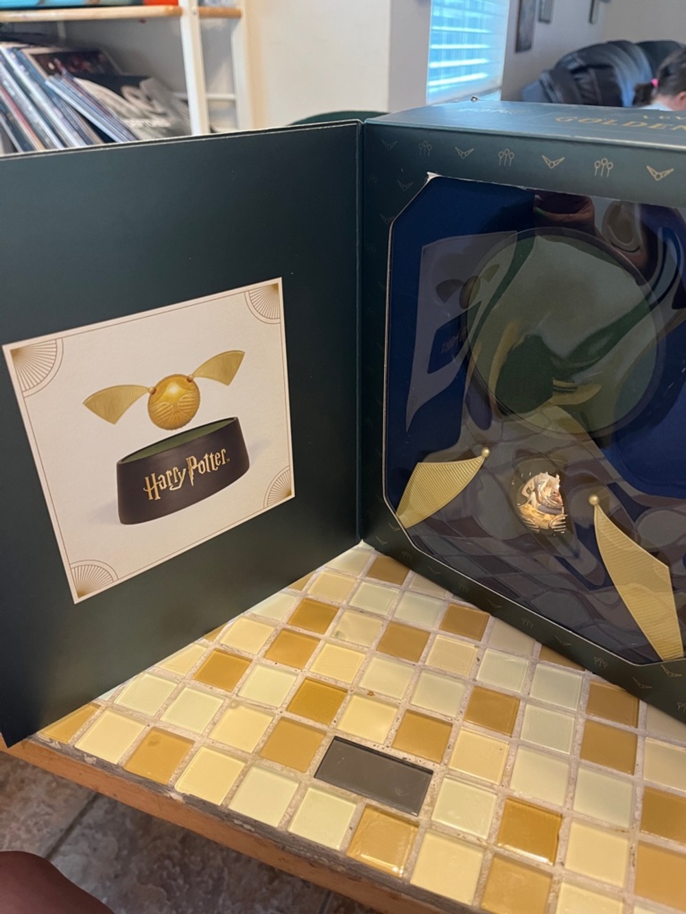 Harry Potter Levitating Golden Snitch - Picture 4 of 4